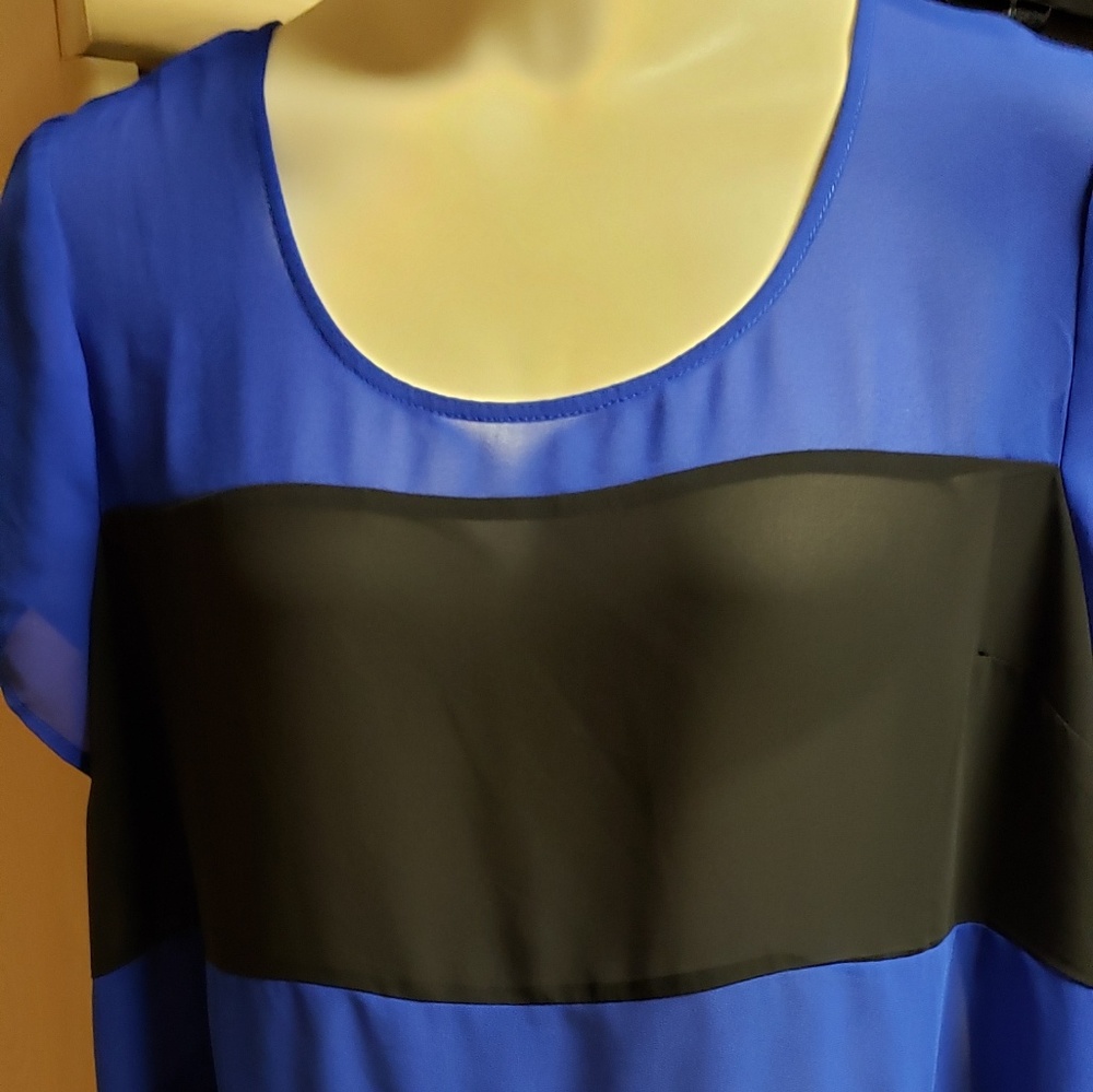 Blouse - Picture 2 of 2